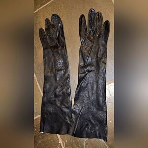 Vintage Saks Fifth Avenue Black Leather Gloves